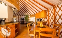 Dining room/kitchen area