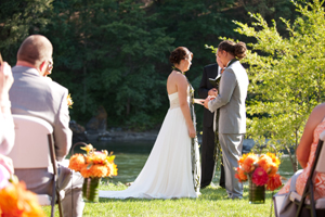 Newlywed couple at Strawhouse Resorts